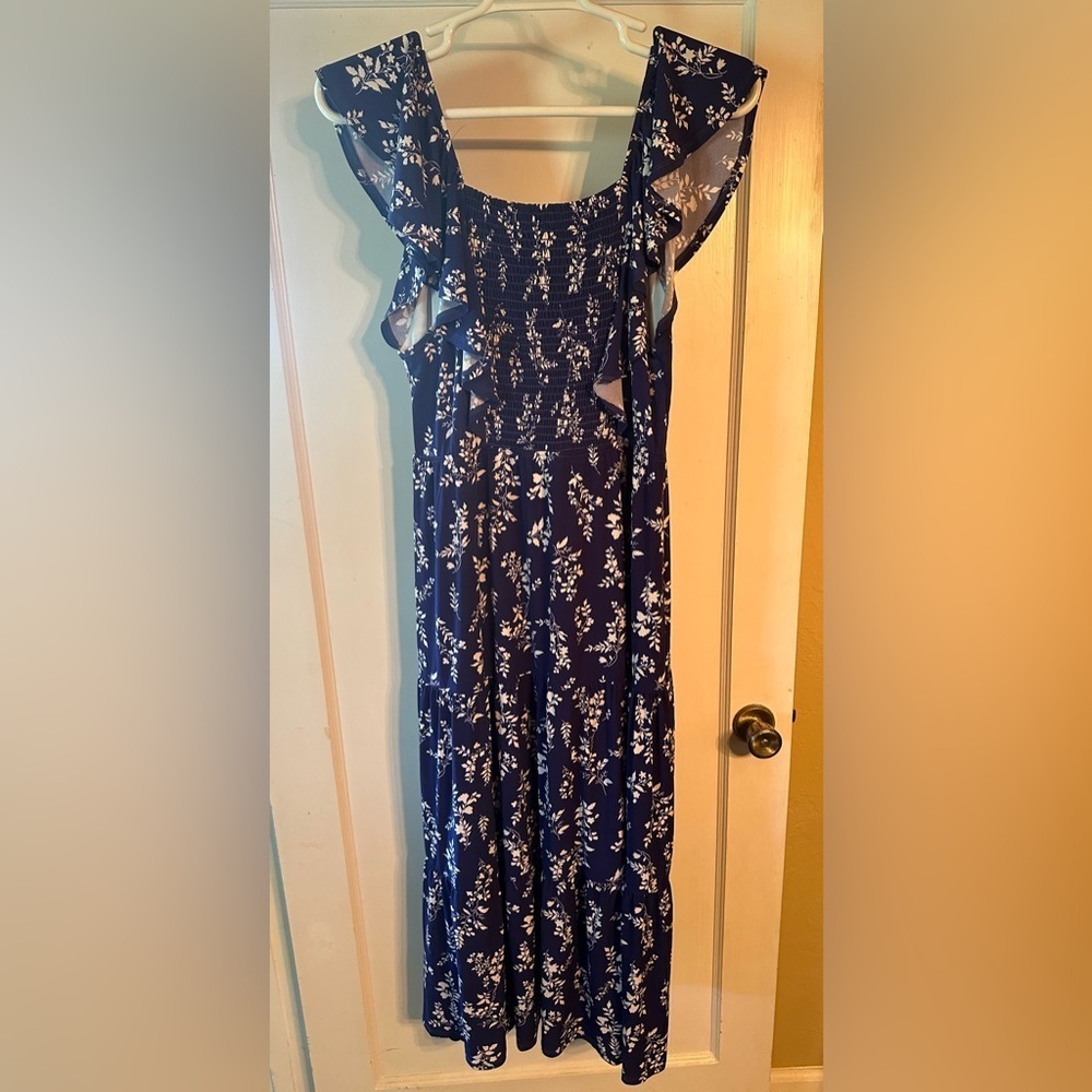 Gilli Chita maternity flutter sleeve dress. - Picture 6 of 6